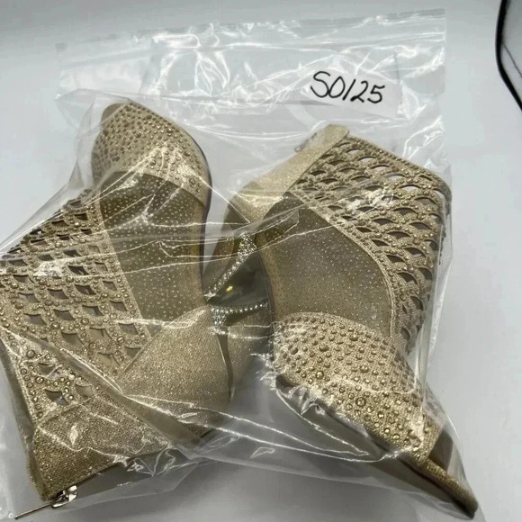 Pierre Dumas Womens 9M Gold Peep Toe Anklet Booties Rhinestones Zipper Closure - Picture 16 of 16